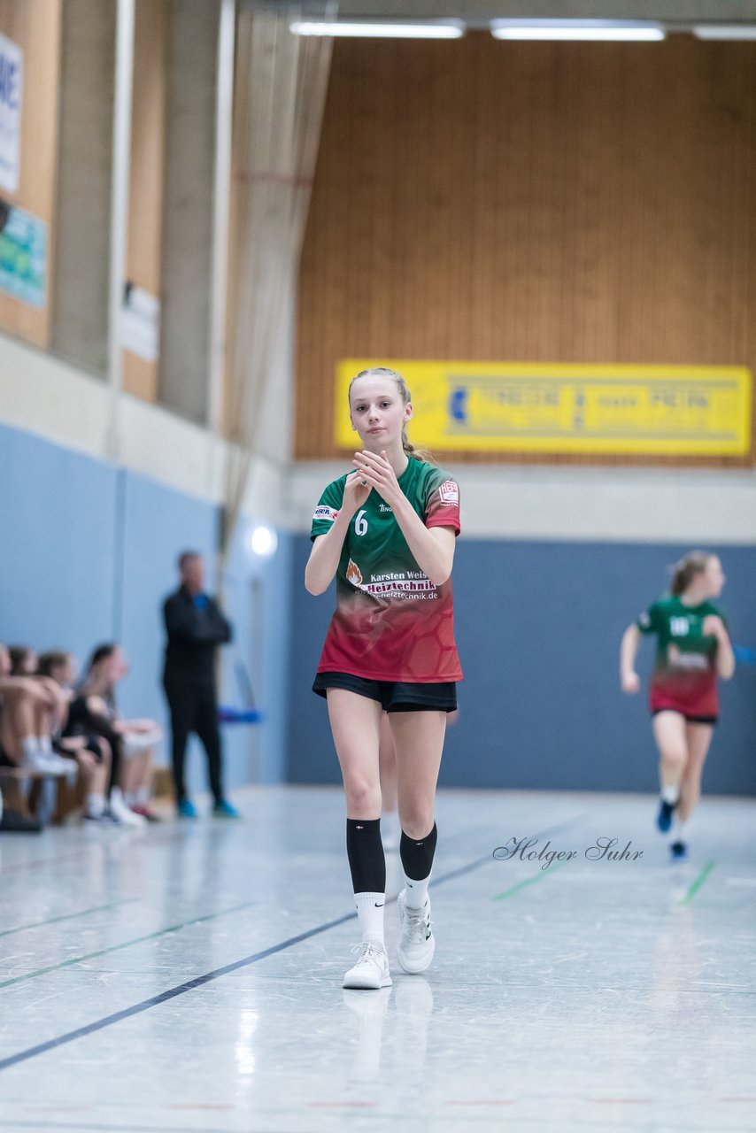 Bild 204 - wCJ HSG Kremperheide/Muensterdorf - HSG Marne/Brunsbuettel : Ergebnis: 22:10